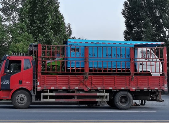 雄安車(chē)載混凝土濕噴臺(tái)車(chē)、空壓機(jī)發(fā)貨現(xiàn)場(chǎng)