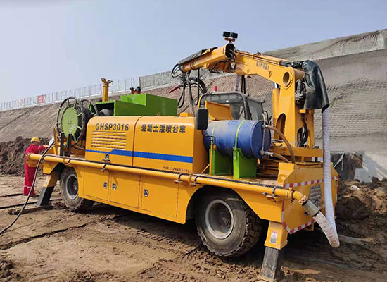 雄安新區(qū)混凝土濕噴臺(tái)車施工現(xiàn)場